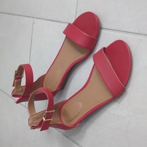 Kenneth Cole sandals